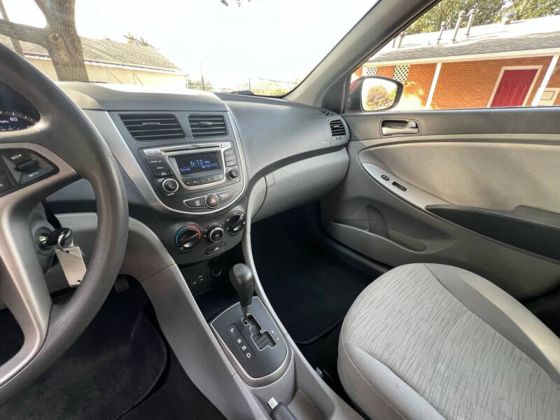 2016 Hyundai Accent SE