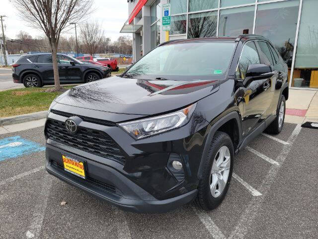 2021 Toyota RAV4 XLE's photo