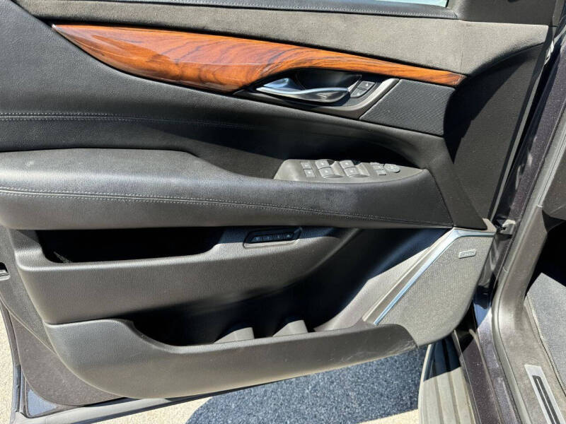 2015 Cadillac Escalade Luxury