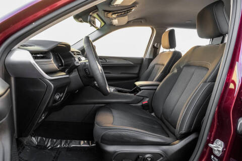 2023 Jeep Grand Cherokee L Laredo