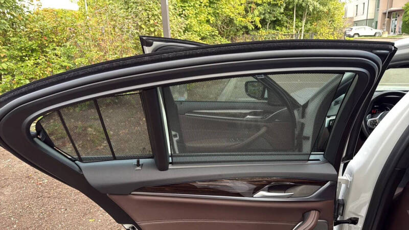 2022 BMW 5 Series 530e xDrive