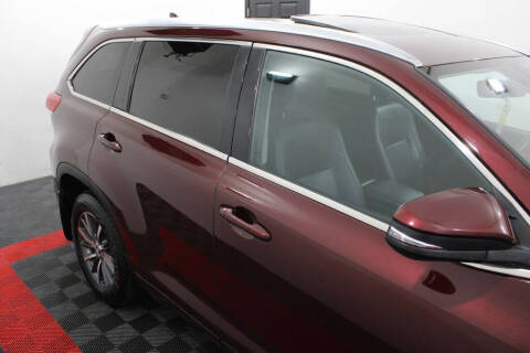 2017 Toyota Highlander SE