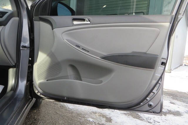 2016 Hyundai Accent SE