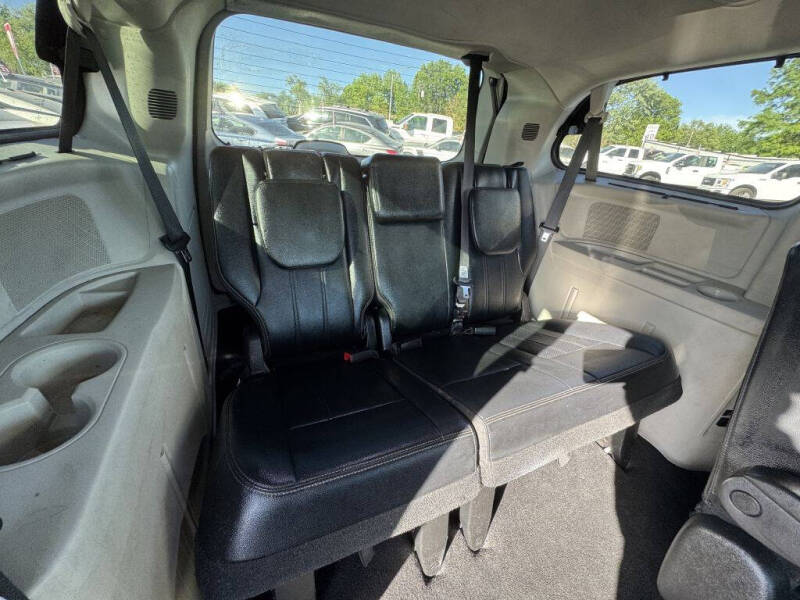 2015 Chrysler Town and Country Touring-L