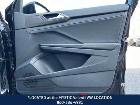 2025 Volkswagen Taos SE Black 4Motion