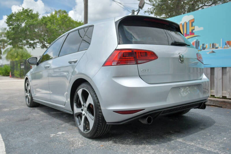 2017 Volkswagen Golf GTI S