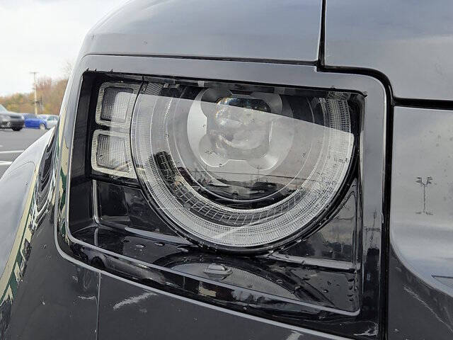 2023 Land Rover Defender 130 X-Dynamic SE