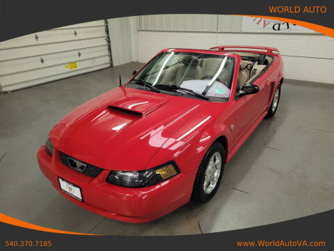 2004 Ford Mustang Deluxe