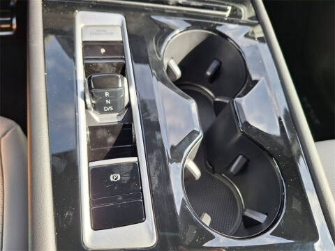 2026 Volkswagen Atlas Cross Sport SEL Premium R-Line 4Motion