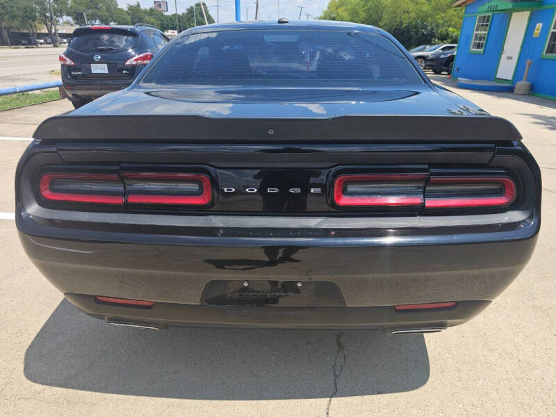 2018 Dodge Challenger SXT Plus