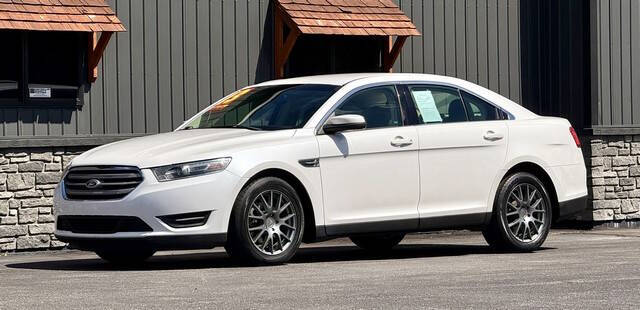 Off white 2013 Ford Taurus SEL SEL 4dr Sedan 2