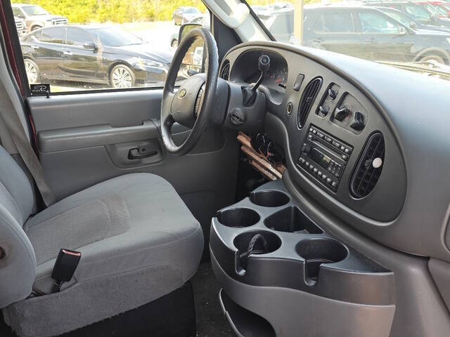 Dark Toreador Red Clearcoat Metallic 2006 Ford E-Series E-350 SD XLT E-350 SD XLT 3dr Passenger Van 5