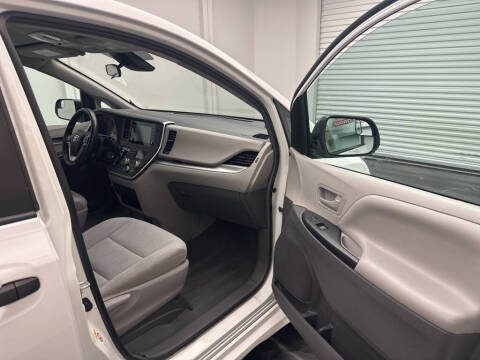 2019 Toyota Sienna L 7-Passenger