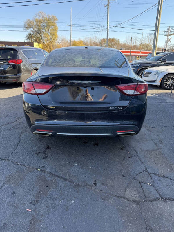2016 Chrysler 200 C