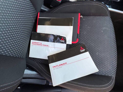 2020 Mitsubishi Outlander ES