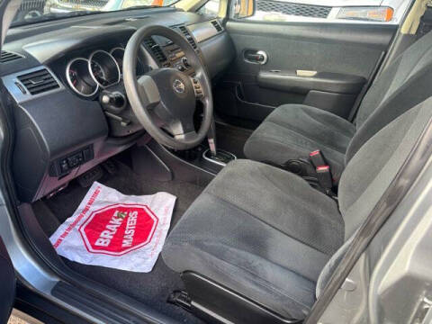 2011 Nissan Versa 1.8 S