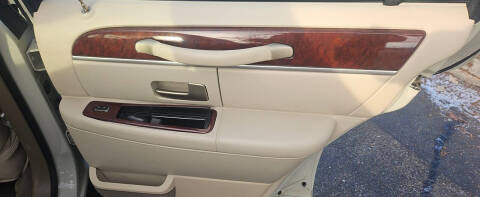 2004 Lincoln Town Car Ultimate