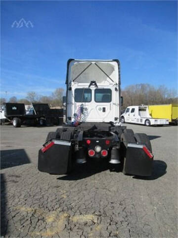 2016 Freightliner Cascadia