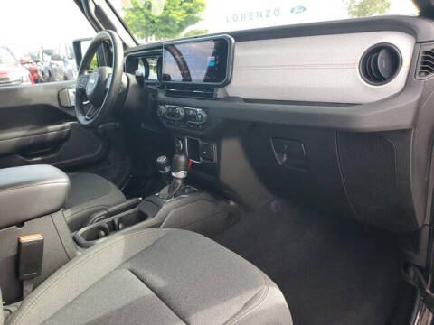 2024 Jeep Gladiator Sport