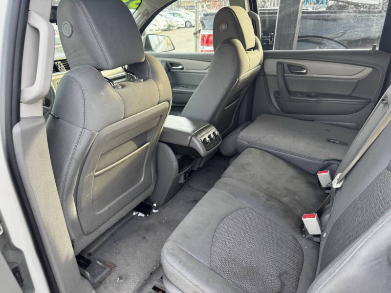 2017 Chevrolet Traverse LS