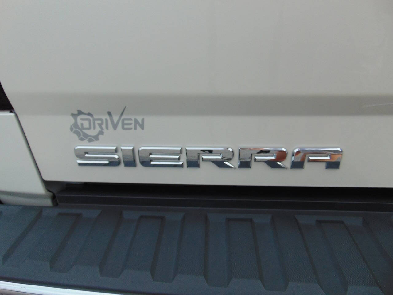 2015 GMC Sierra 1500 for sale at Driven Pre-Owned in Lenoir, NC