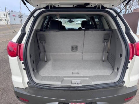2011 Chevrolet Traverse LS