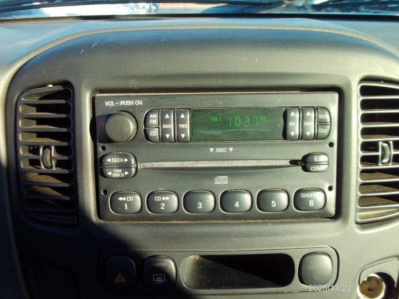 2005 Ford Escape XLS