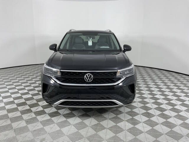 Used 2022 Volkswagen Taos SE with VIN 3VVTX7B26NM000753 for sale in Peoria, AZ
