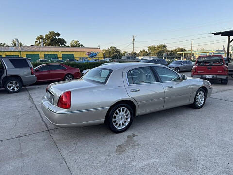 2007 Lincoln Town Car Signature