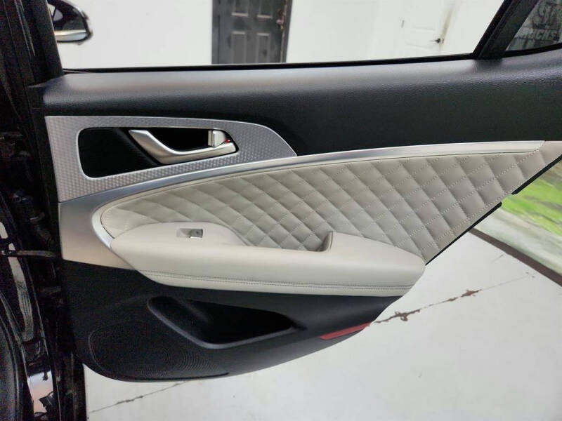 2022 Genesis G70