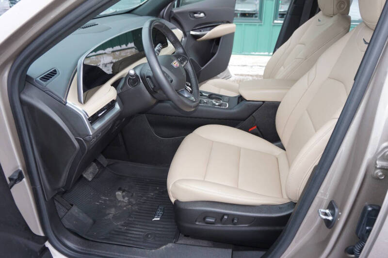 2024 Cadillac XT4 Luxury