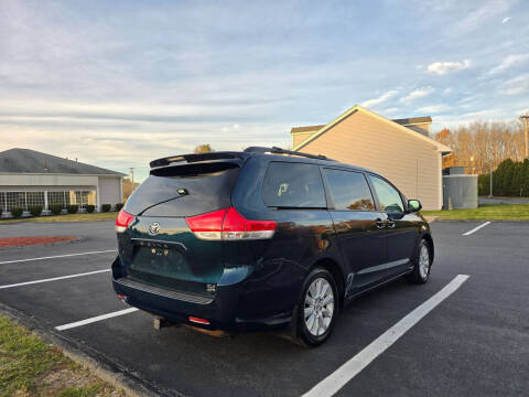 2012 Toyota Sienna