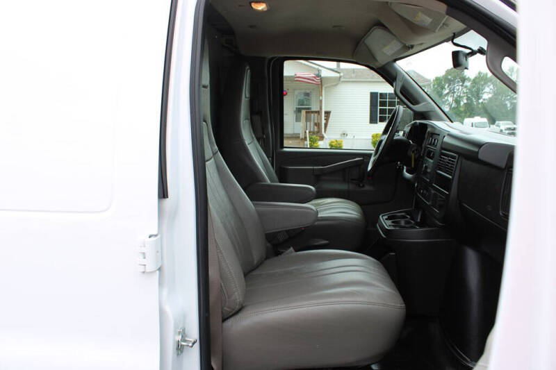 2024 Chevrolet Express 2500