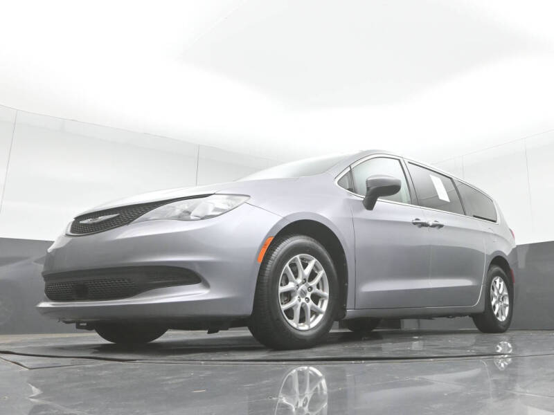 2021 Chrysler Voyager LX