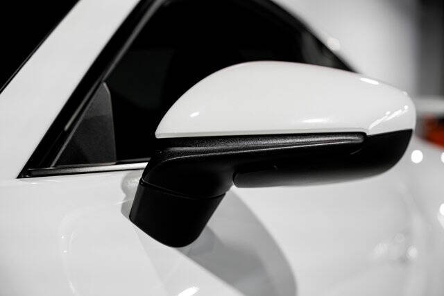 2020 Porsche 911 Carrera