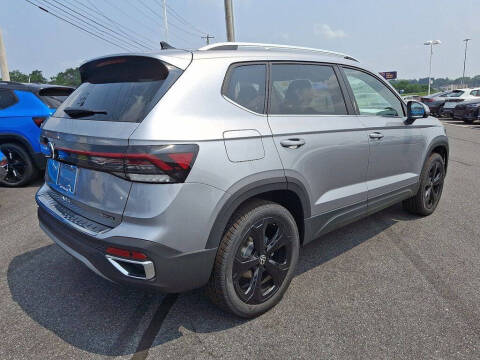 2025 Volkswagen Taos SEL 4Motion