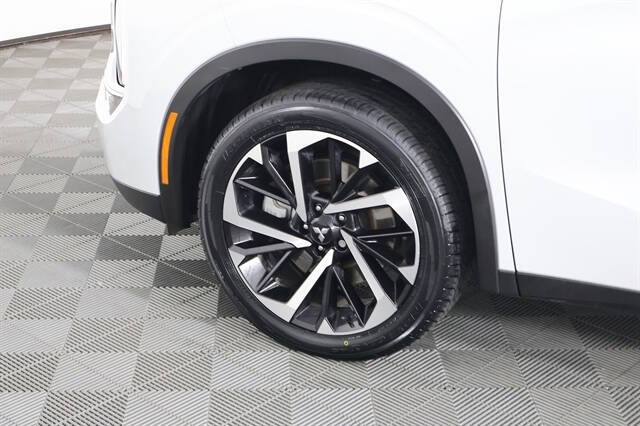 2023 Mitsubishi Outlander SE