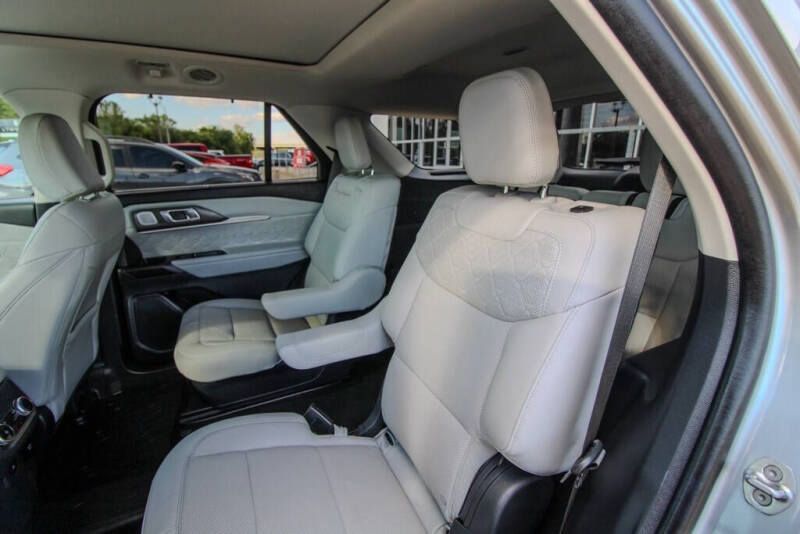 2025 Ford Explorer Platinum