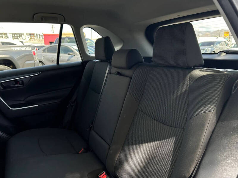 2022 Toyota RAV4 LE