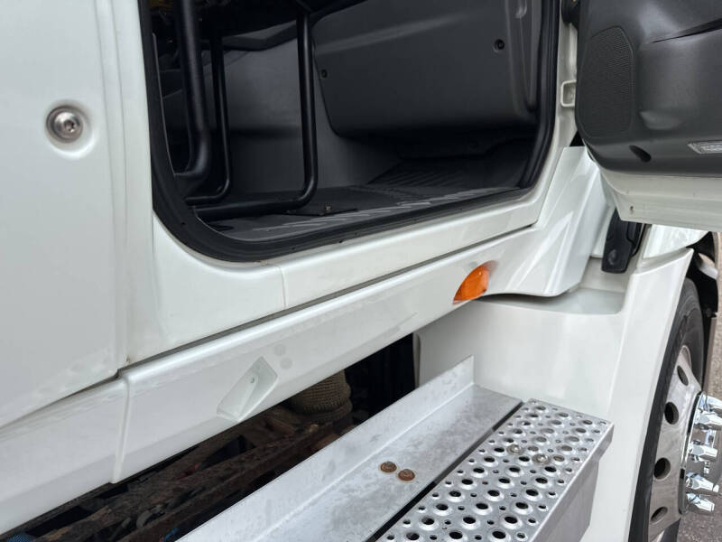 2021 International RH613