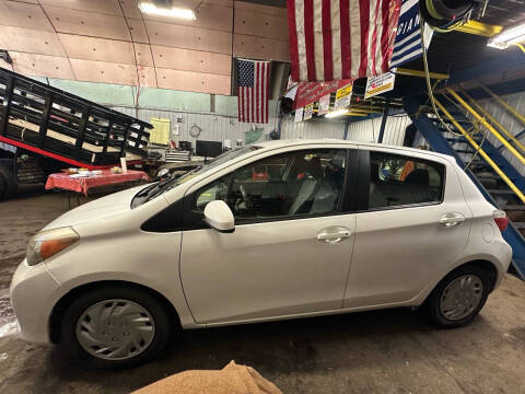 2013 Toyota Yaris 5-Door L