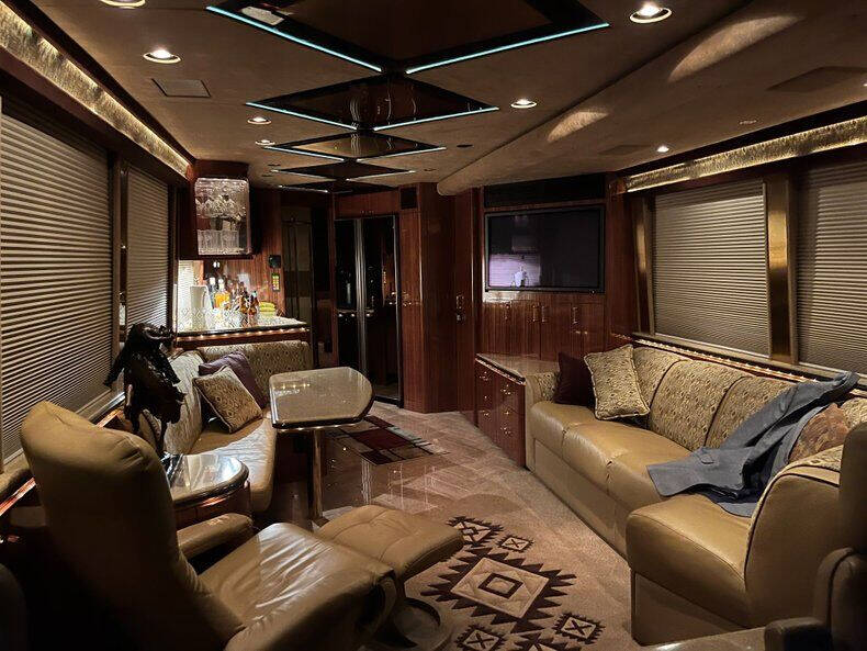 2005 Prevost XL2