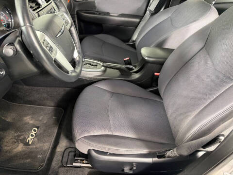 2013 Chrysler 200 Touring