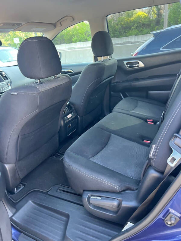 2020 Nissan Pathfinder S