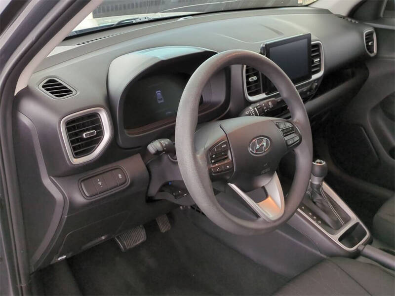 2023 Hyundai Venue SE