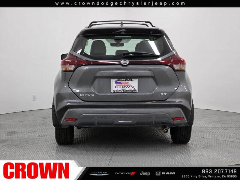 2021 Nissan Kicks SR