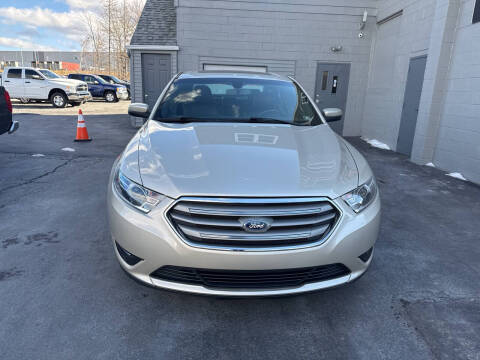 2017 Ford Taurus SEL