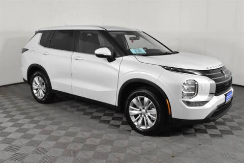 2025 Mitsubishi Outlander ES