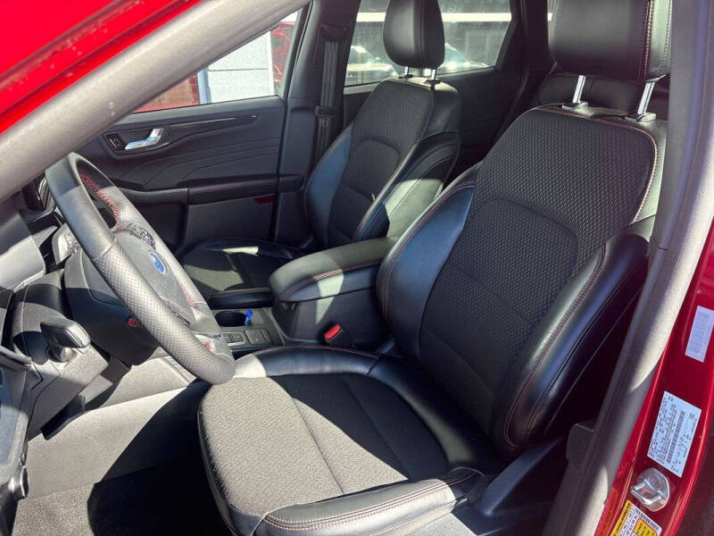2025 Ford Escape ST-Line