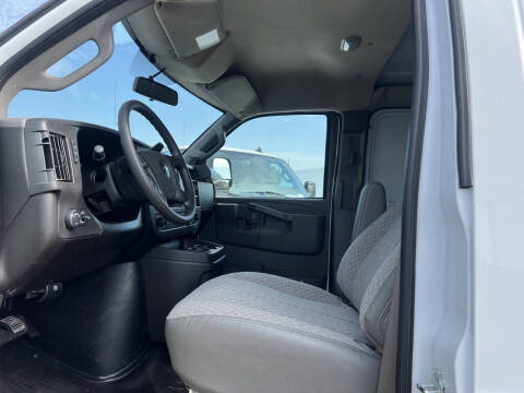 2025 Chevrolet Express 3500